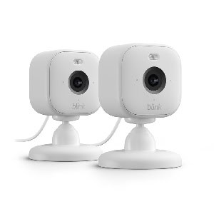 2x Die neue Blink Mini 2 – smarte Plug-in-Sicherheitskamera mit HD-Nachtsicht in Farbe, integriertem Spotlight, Gegensprechfunktion um 42,35 € statt 70,58 €