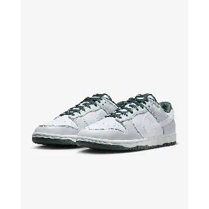 Nike Dunk Low Retro SE Herrenschuhe um 68,24 € statt 97,95 €