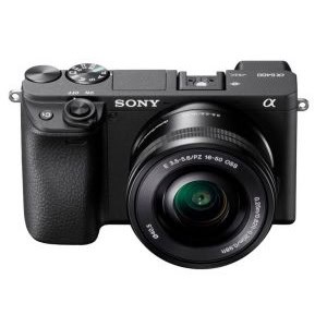 Sony Alpha 6400 Systemkamera mit Objektiv AF E 16-50mm 3.5-5.6 OSS PZ um 671,49 € statt 795,63 €